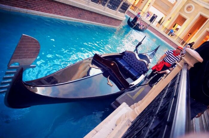 romantic photo spots in las vegas strip