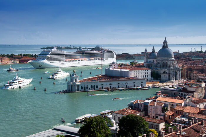 The Pros and Cons of a Cruise