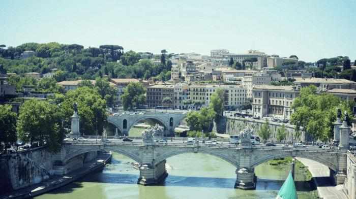 Where to stay in Rome along the river