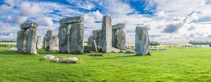 How to get from London to Stonehenge?