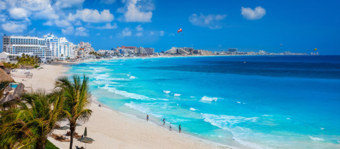 warm places to travel in March cancun