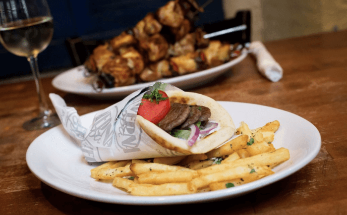 list of dog friendly restaurants in Orlando