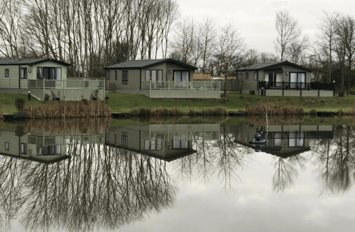 hot tub lodge in the uk