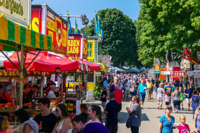 Rhinebeck,,New,York,,Usa,July,2,,2019,Crowds,Of,Visitors