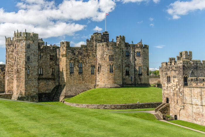 castles to tour in england