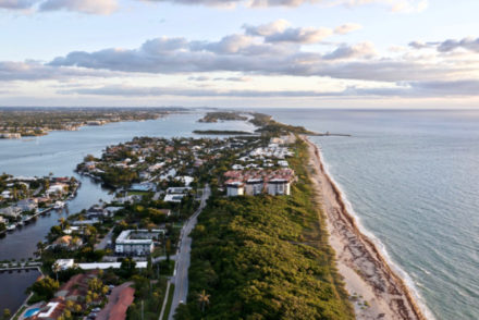 Boynton,Beach,Florida,Sunrise,Looking,North,With,The,Ocean,On