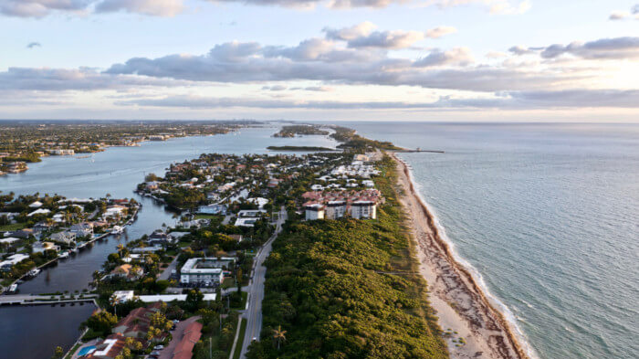 Boynton,Beach,Florida,Sunrise,Looking,North,With,The,Ocean,On