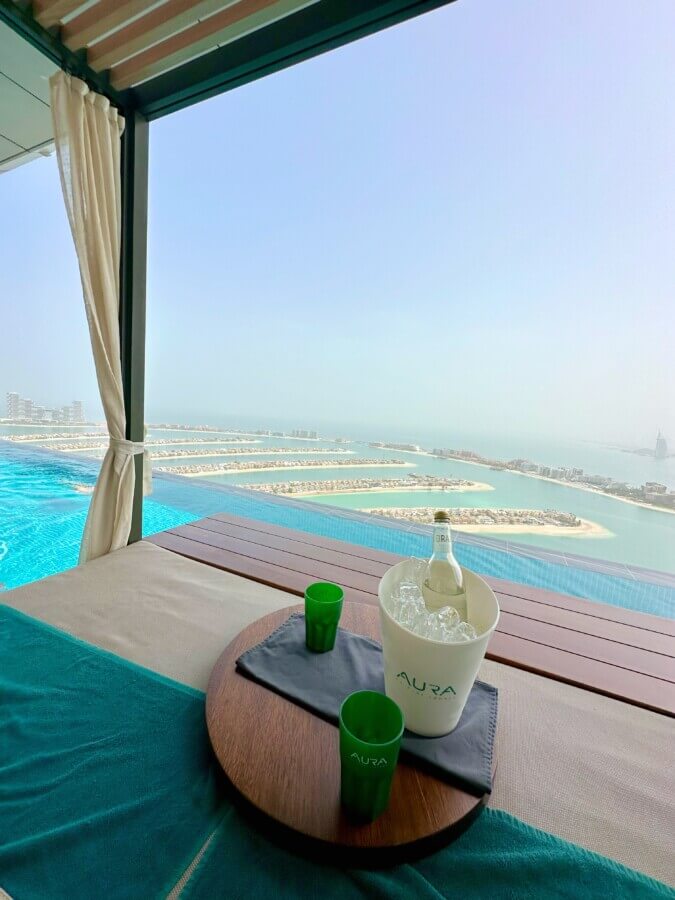 Аура Скай Пул (Aura Sky Pool) в Дубае. Насколько удивителен в 2024 году?