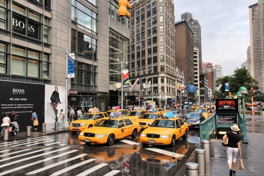 how to hail a cab in NYC