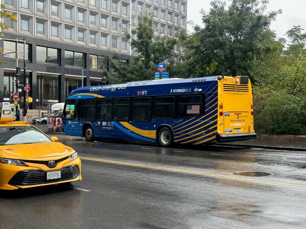 how to use a NYC bus 